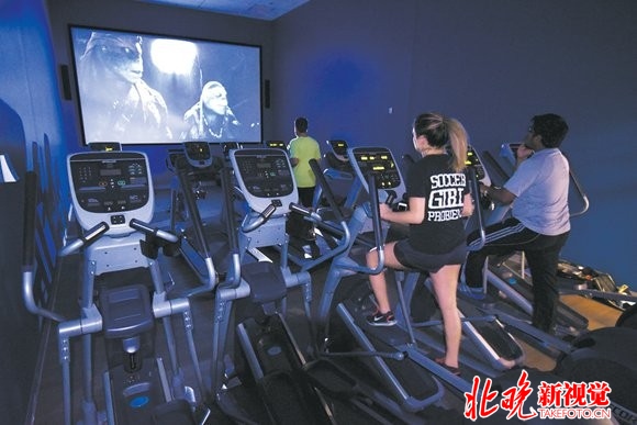 好莱坞打造健身房"有氧剧院" 边看电影边健身